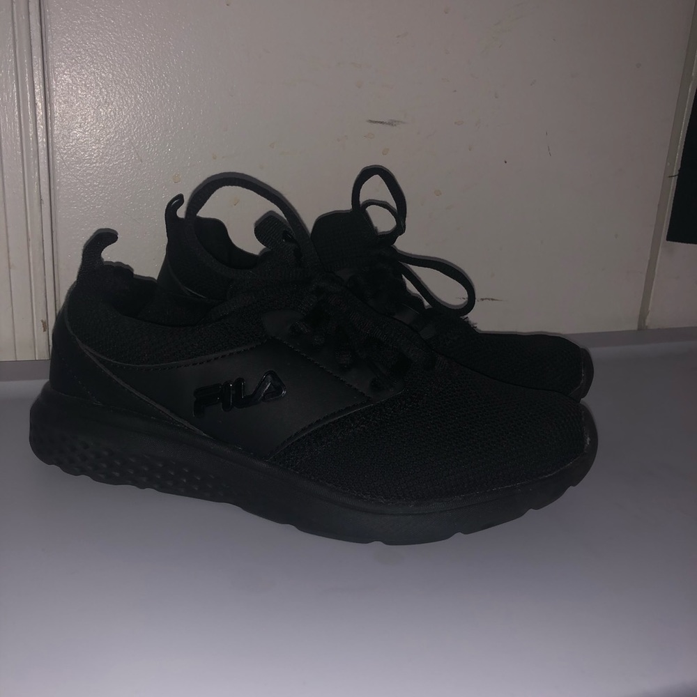 Black fila shoes - Picture 2 of 3